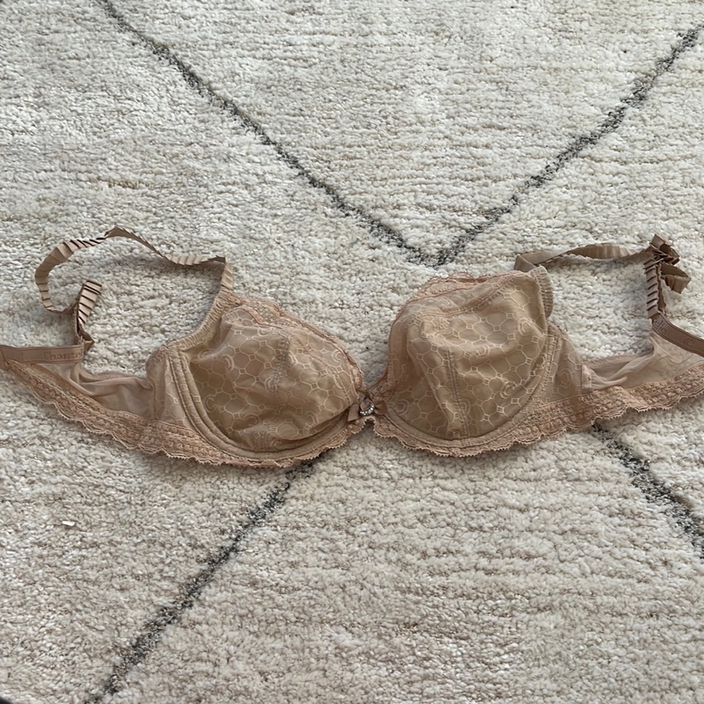 Chantelle 32C bra